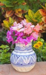 mexican-decorative-flower-vase-folk-art-hand-painted-talavera-mexico_decorative_garden_talavera_blue