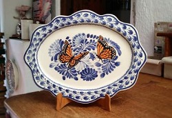 ceramica mexicana pintada a mano majolica talavera libre de plomo Platon Recortado<br>Mariposa Monarca<br>Azul