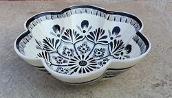 ceramica mexicana pintada a mano majolica talavera libre de plomo Tazon Flor<br>Blanco y Negro