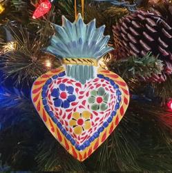 sacred-heart-ornament-christmas-decor-tree-handcrafts-handmade-mexico-5