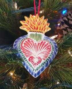 sacred-heart-ornament-christmas-decor-tree-handcrafts-handmade-mexico-crafts-2