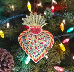 sacred-heart-ornament-christmas-decor-tree-handcrafts-handmade-mexico-crafts