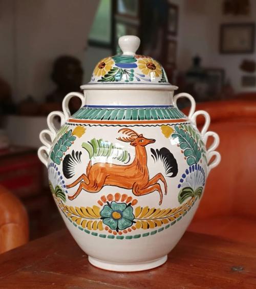 artesanias mexicanas ceramica talavera Majolica pintada en Taller de Gorky Gonzalez Guanajuato Mexico