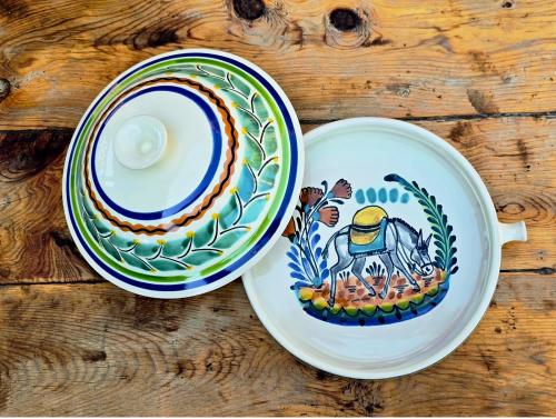 donkey-design-tortilla-warmer-from-ceramic-talavera-majolica-san-miguel-gto-mexico-art-gifts