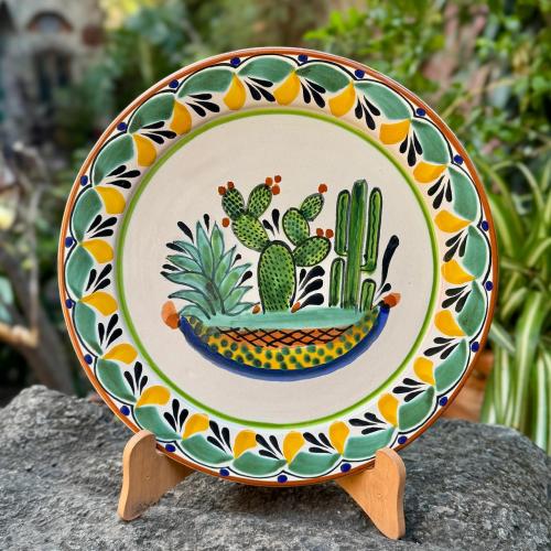 artesanias mexicanas ceramica talavera Majolica pintada en Taller de Gorky Gonzalez Guanajuato Mexico