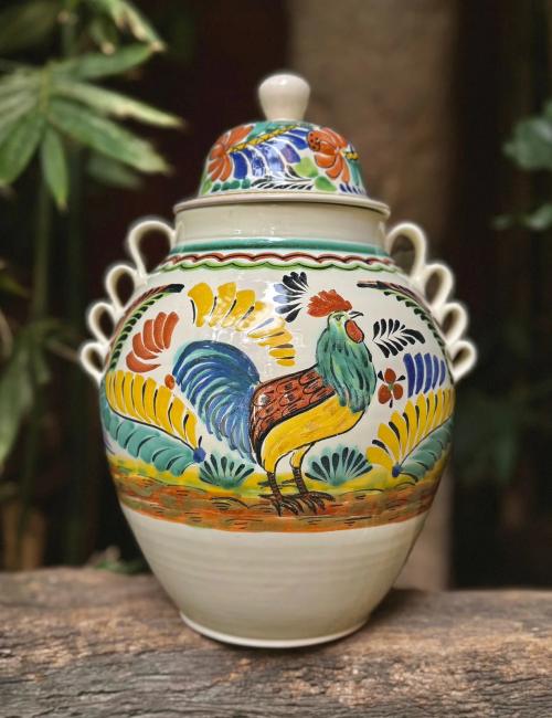 artesanias mexicanas ceramica talavera Majolica pintada en Taller de Gorky Gonzalez Guanajuato Mexico